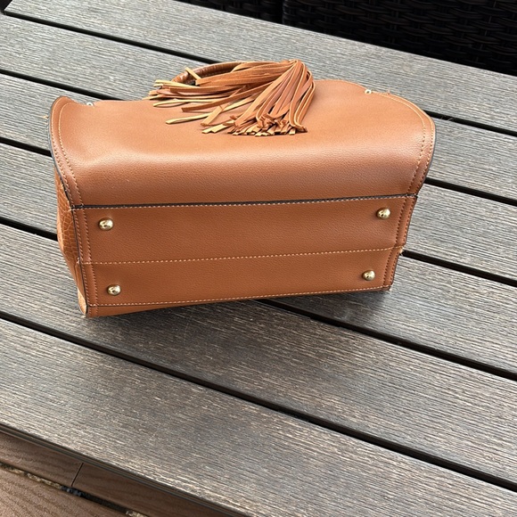 Camel Croc Pattern Satchel - Picture 4 of 6